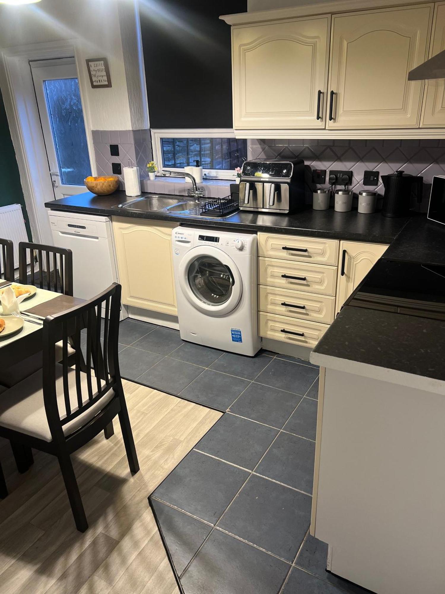 Holiday home Kingston House Bolton